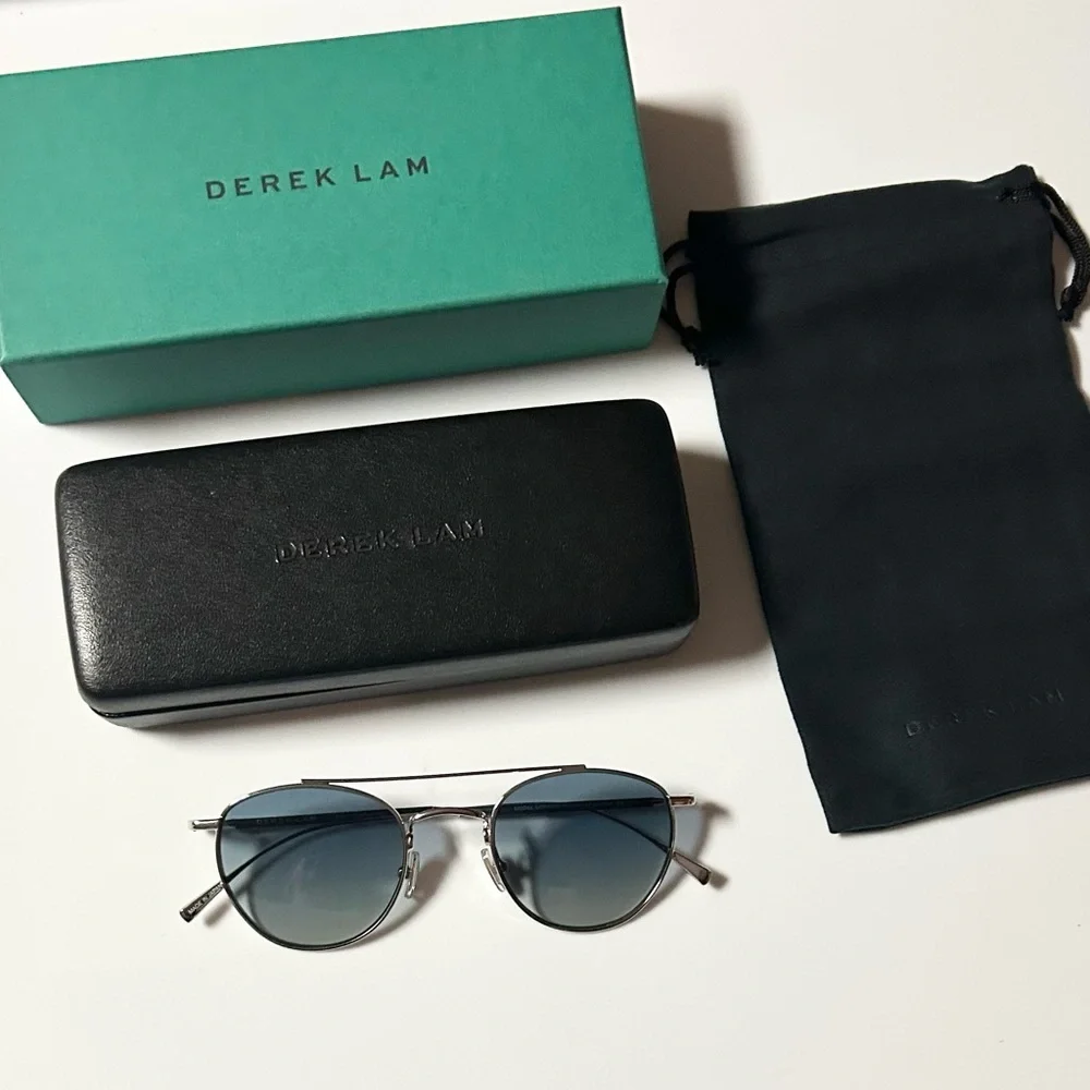 Derek Lam Woman’s Sunglasses with Box, Casey and Pouch